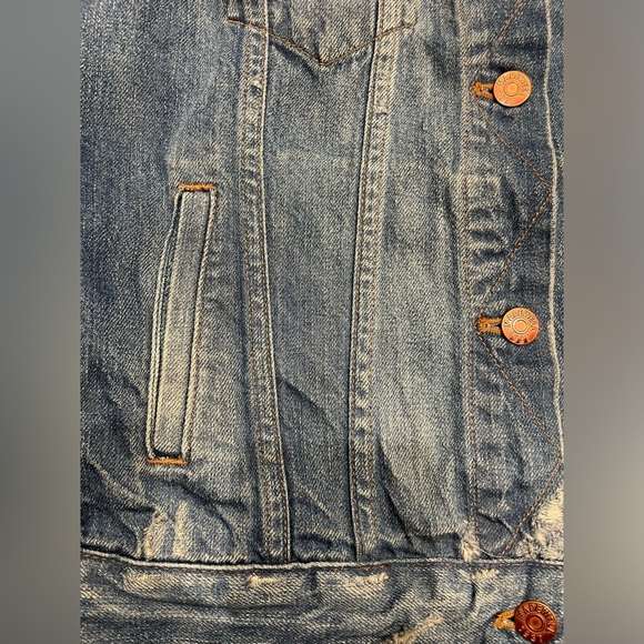 Madewell Distressed Jean Jacket - Picture 6 of 6